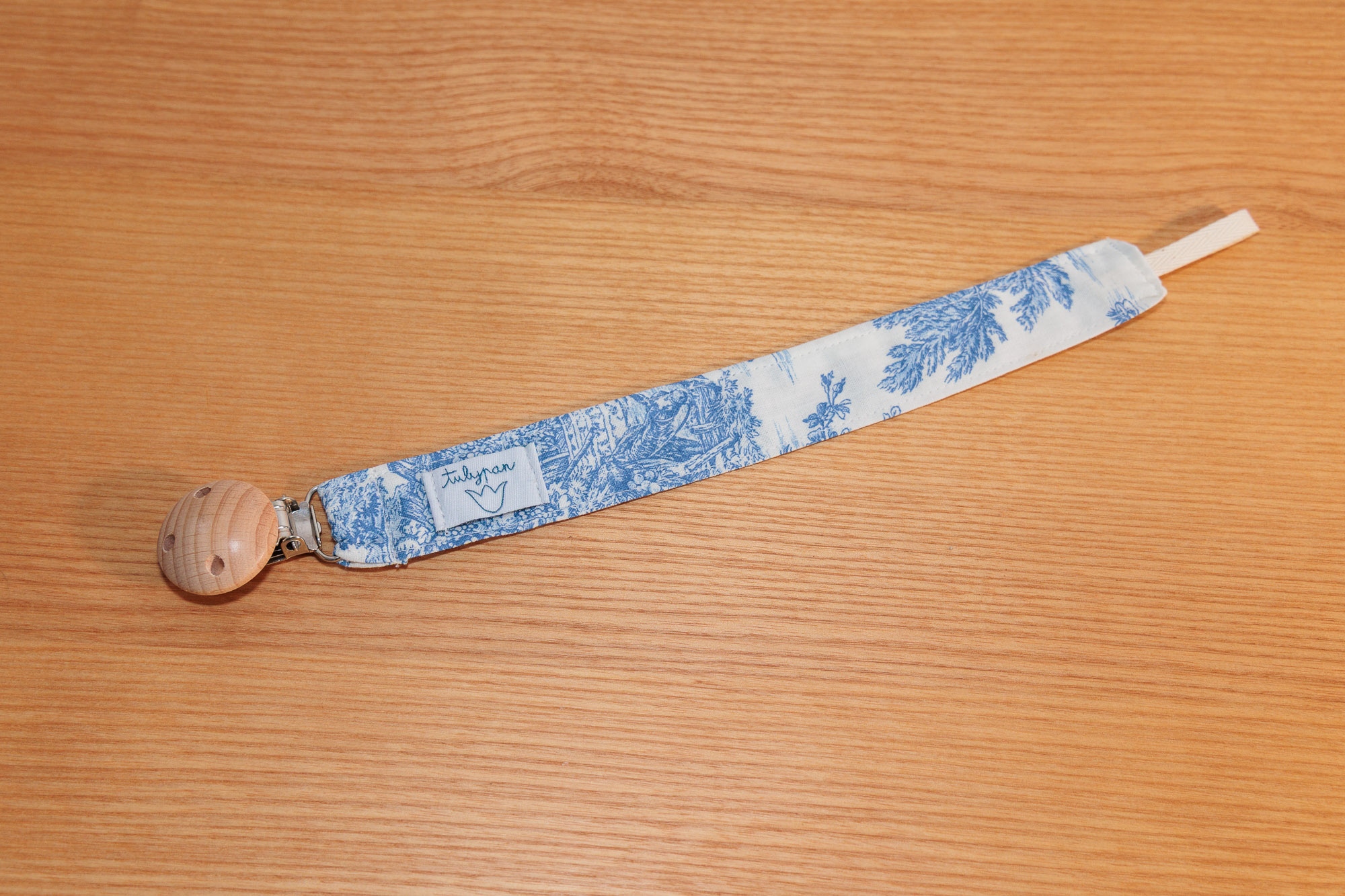Pacifier clip